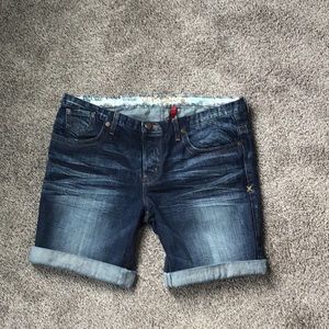 Guess Casual Mid-Rise Short- Like New